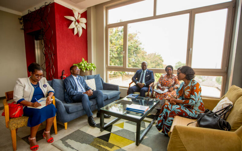 La Ministre , Secrétaire Exécutive de la commission climat et du fonds bleu pour le Bassin du Congo a accordé une audience au Représentant résident du PNUD en République du Burundi