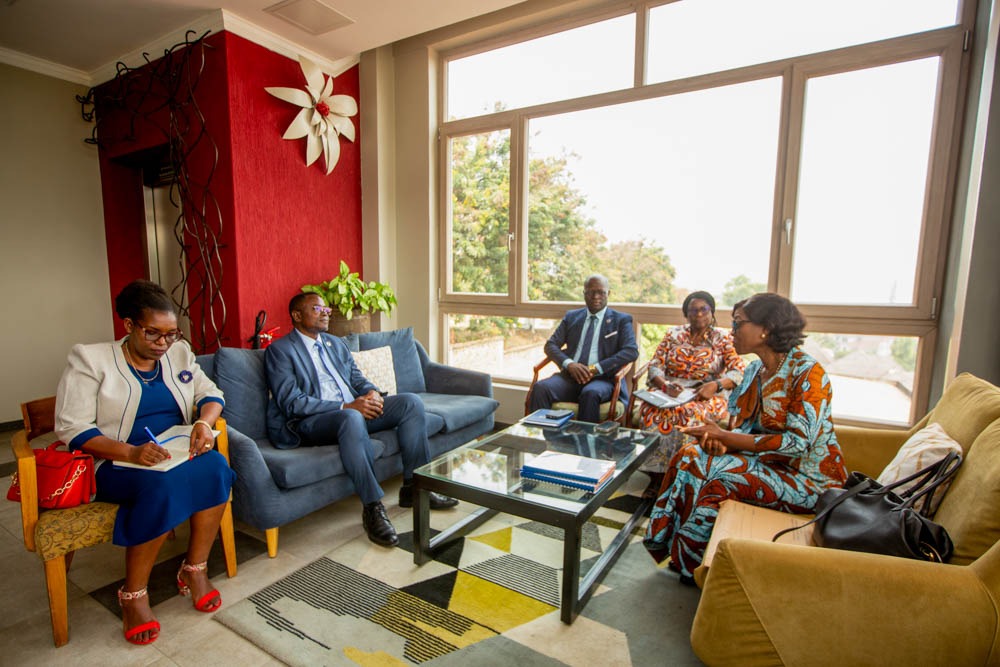 La Ministre , Secrétaire Exécutive de la commission climat et du fonds bleu pour le Bassin du Congo a accordé une audience au Représentant résident du PNUD en République du Burundi