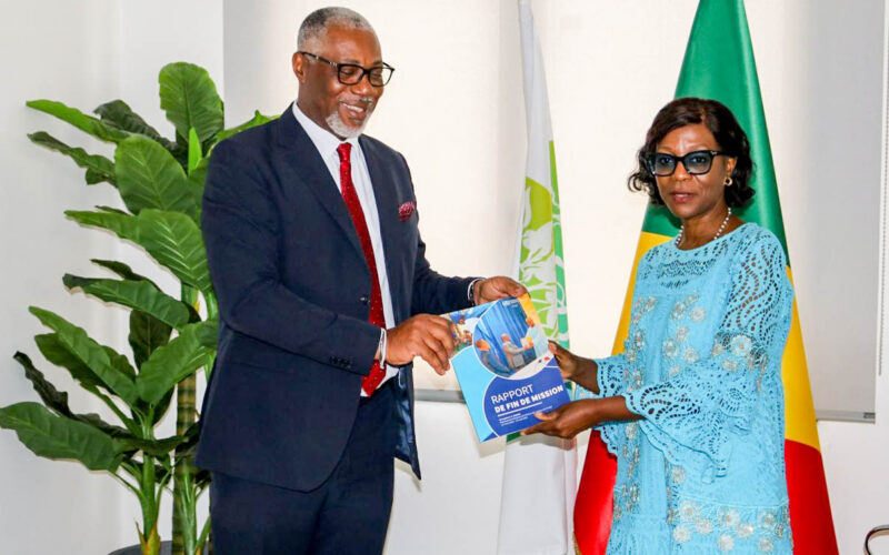 Le représentant de l&rsquo;OMS a présenté officiellement son rapport de fin de mission en République du Congo à la Ministre de l&rsquo;Environnement, du Développement Durable et du Bassin du Congo, Secretaire Exécutive de la Commission Climat du Bassin du Congo(CCBC).