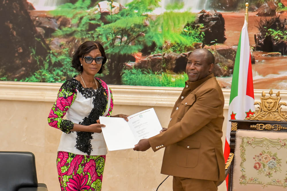 SEM. Évariste NDAYISHIMIYE reçoit Mme SOUDAN-NONAULT, Envoyée spéciale de SEM Denis SASSOU N’GUESSO, Président de la République du Congo, Président de la CCBC.