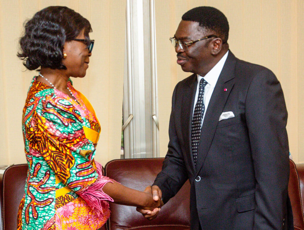 L’envoyée Spéciale du Président de la République du Congo SEM Denis SASSOU N’GUESSO, Madame Arlette SOUDAN-NONAULT, Ministre Secrétaire Exécutif de la CCBC reçue en audience au Palais de la Présidence du Cameroun