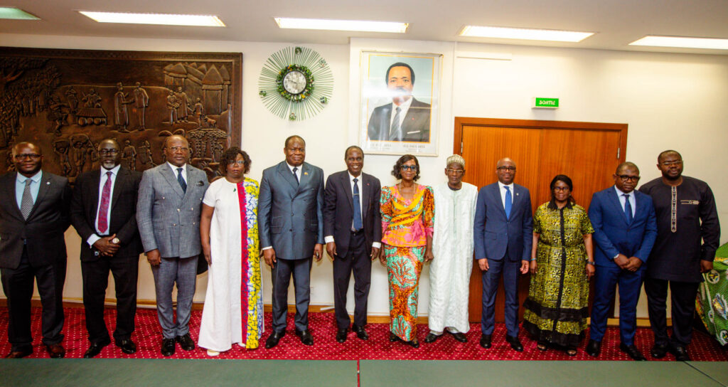 La Ministre Secrétaire Exécutive de la Commission Climat du Bassin du Congo et du Fonds Bleu pour le Bassin du Congo (CCBC- F2BC ) tient une Séance de travail avec le Ministre de l’Environnement, de la protection de la Nature et du développement durable de la République du Cameroun